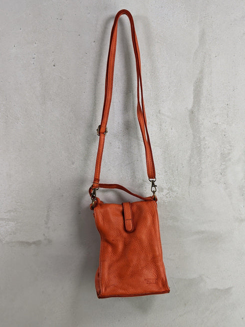 Kleine Ledertasche aus Waschleder